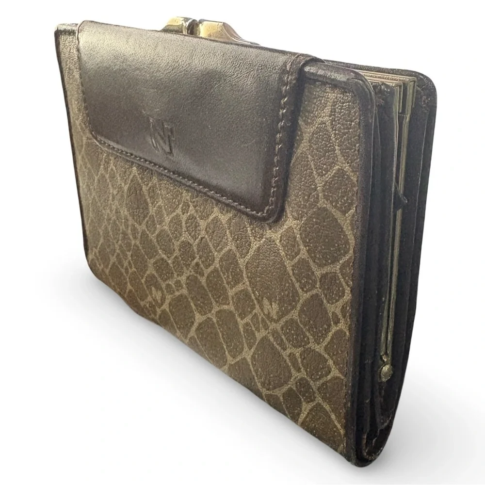 Nina Ricci Brown Leather Bifold Wallet with Kisslock